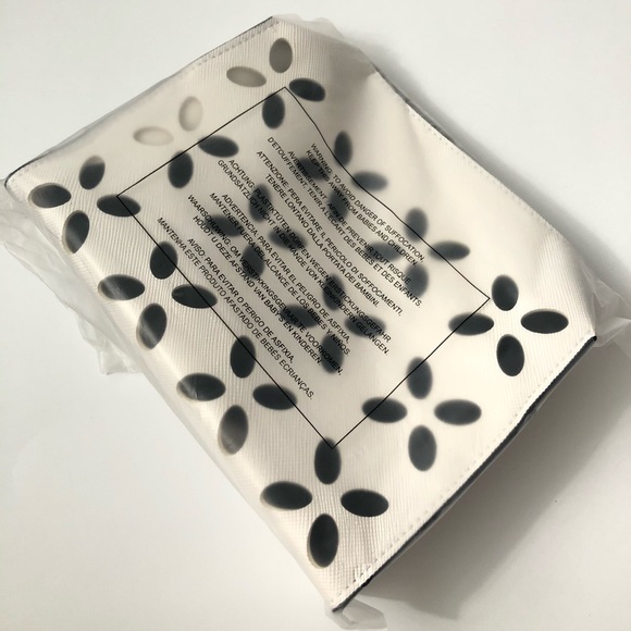 Estée Lauder Cosmetics Pouch - Picture 5 of 5